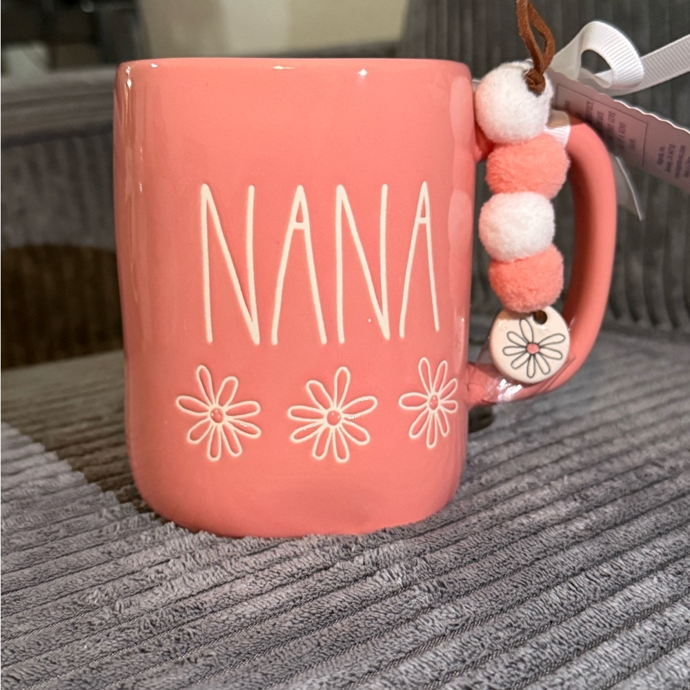 Rae Dunn 🩷 NANA Pink Ceramic Mug with white Daisy Design & Ornament- NWT